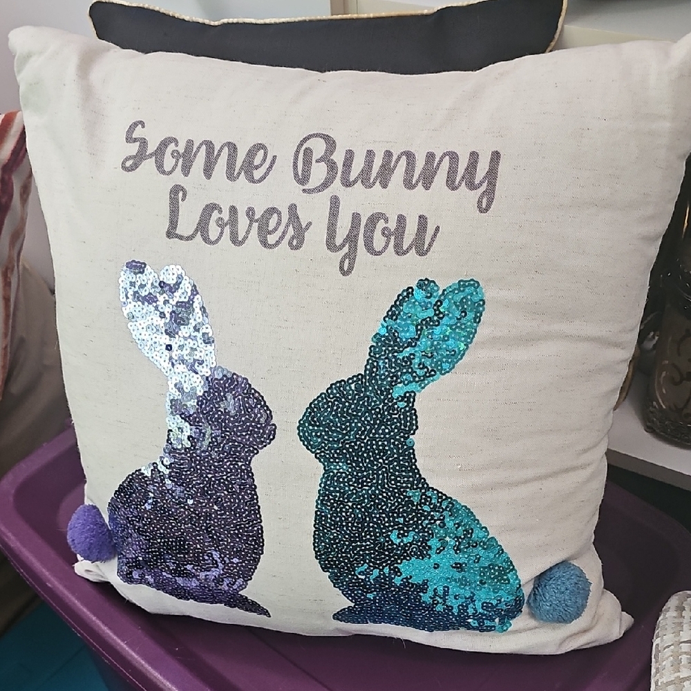Brand New 18"X18" Decorative Pillow with Sequin Bunnies